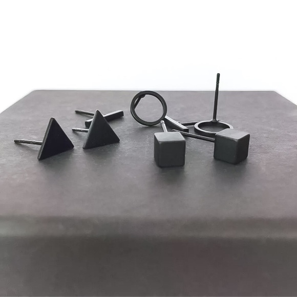⚜️[𝟯𝟬%𝗢𝗙𝗙|𝗯𝘂𝗻𝗱𝗹𝗲𝘀 𝟯+]⚜️Black Geometric Stud Earrings NEW - Picture 4 of 6